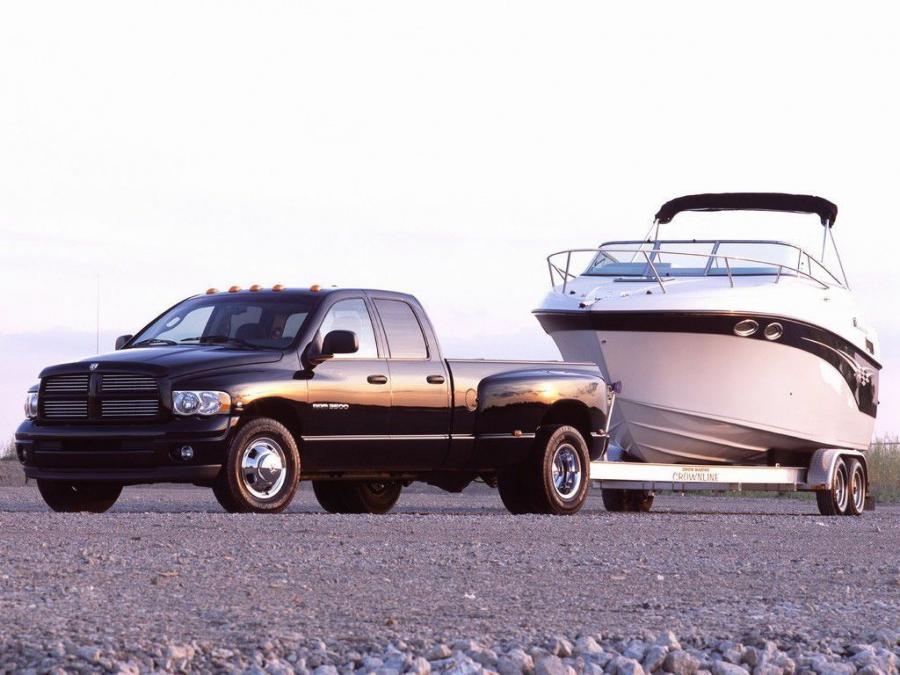  Dodge Ram 3500 Quad Cab 2004 года  (фото 2 из 9)